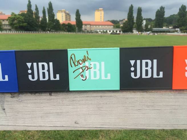 Obrázok ku článku Denisa Rosolová je JBL pozitivní a svým fanouškům dopřeje zábavu i s JBL GO